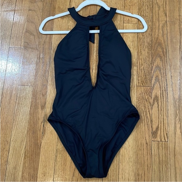 LA BLANCA Black Tummy Control One-Piece Swimsuit NWT